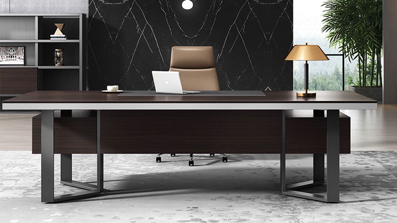 Light Wood Executive Desk